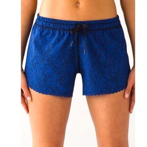 Lululemon Hit It Short Size 12, 3.5” inseam - Circuit Cerulean